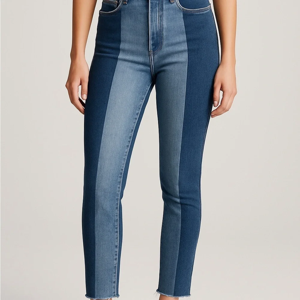 Good American “Good Legs Crop” Two-Tone Skinny Jeans • Size 12/31
